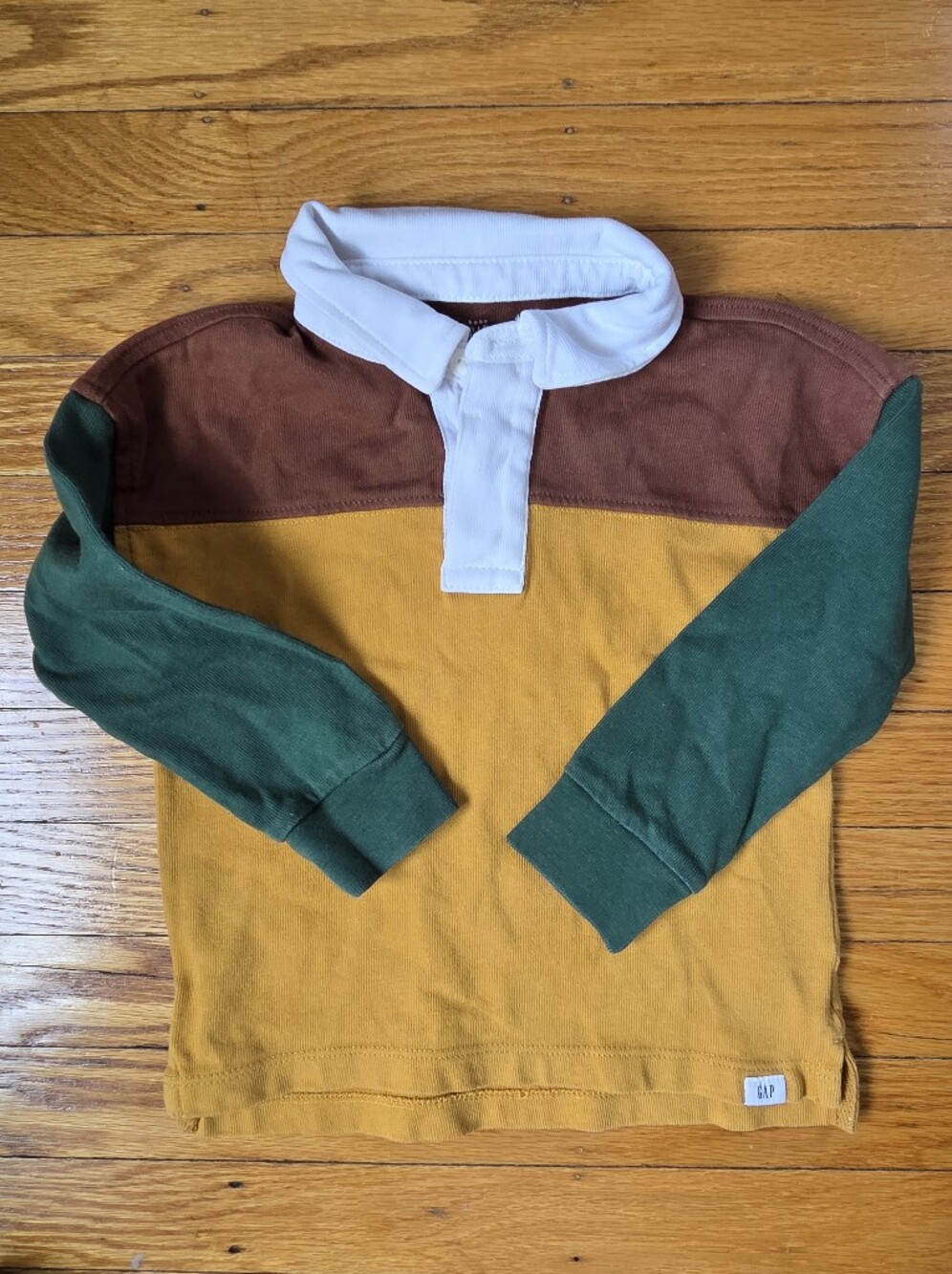 GAP Colorblock Collared Rugby T-shirt in Mustard, Brown & Green
